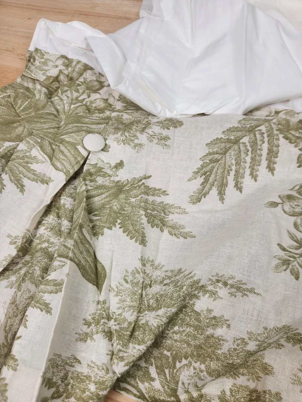 Pottery Barn Toile Queen Bed Skirt Linen Blend Farmhouse French Country Cottage